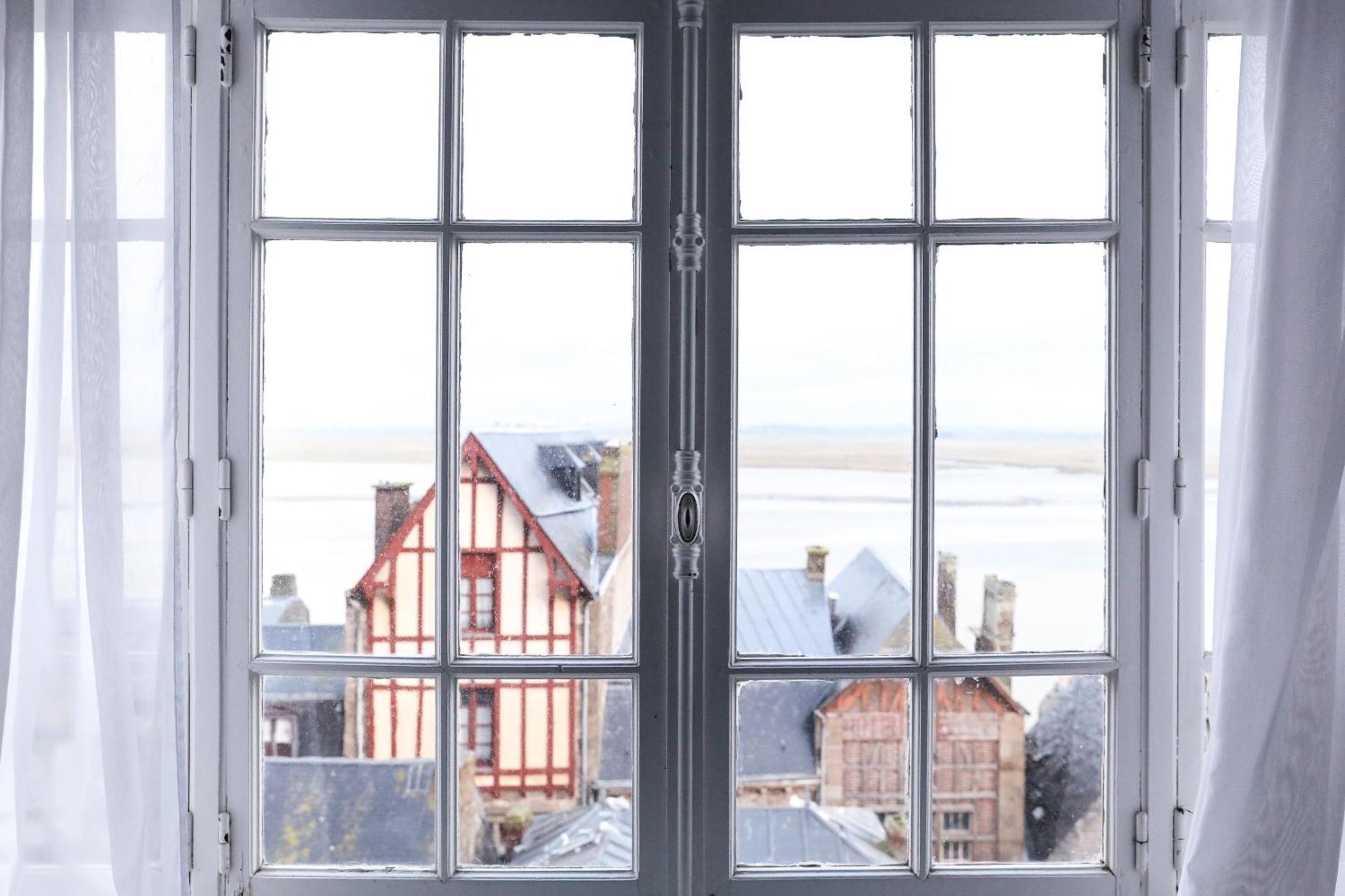 La Mère Poulard Mont St. Michel Esterno foto