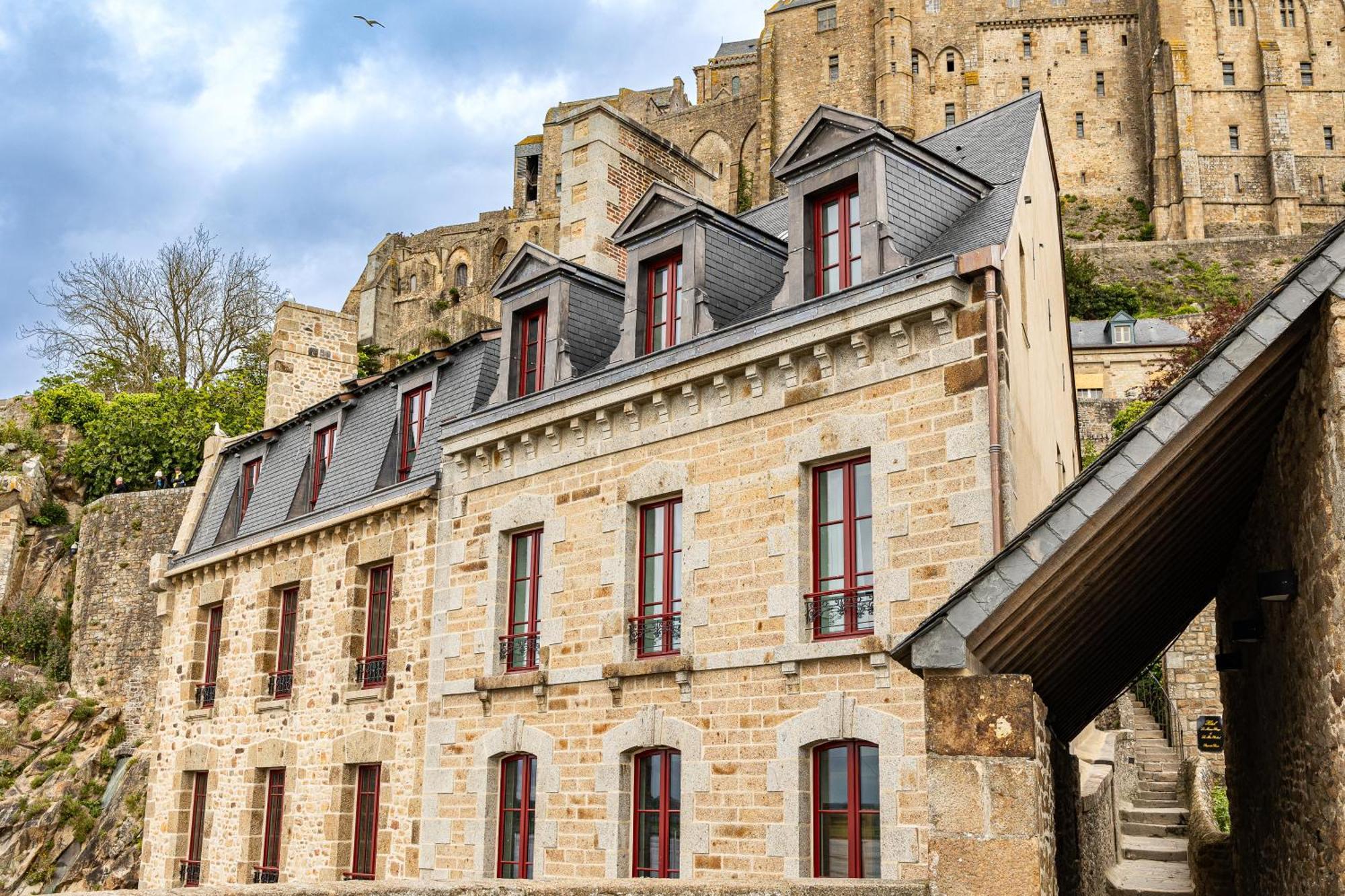 La Mère Poulard Mont St. Michel Esterno foto
