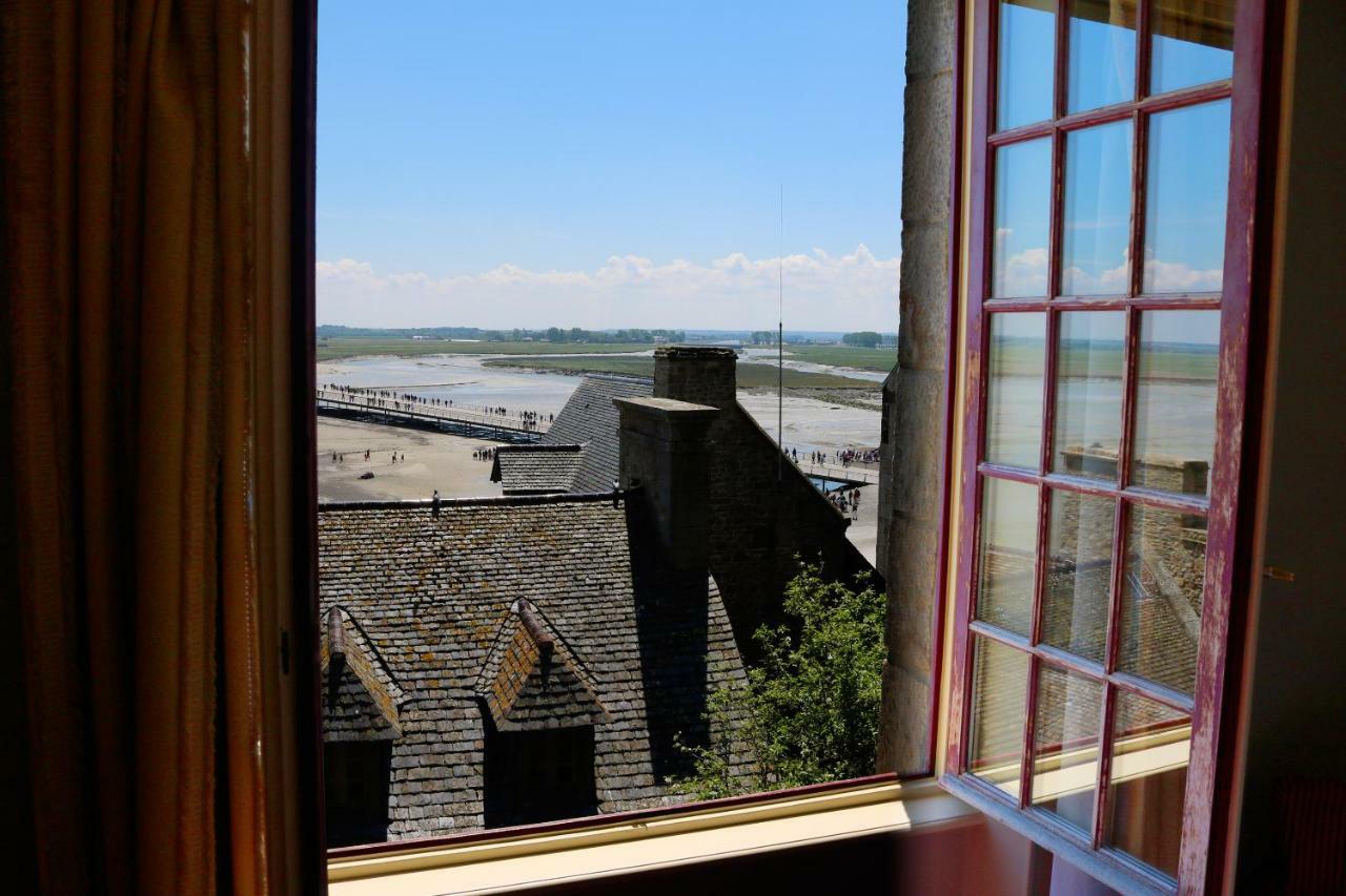 La Mère Poulard Mont St. Michel Esterno foto